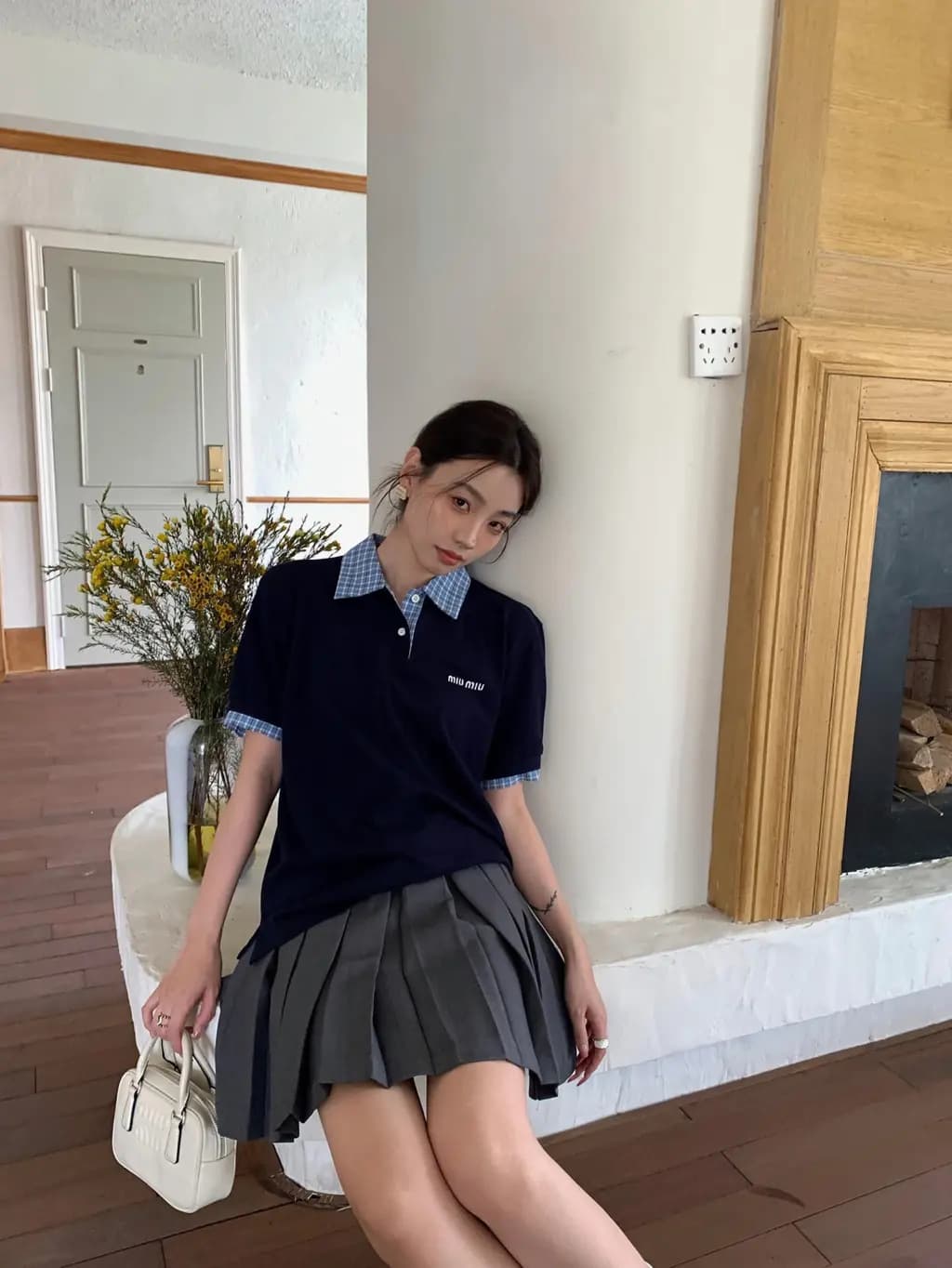 미우미우 미우미우 체크 칼라 포인트 피케 폴로 티셔츠 상세 이미지