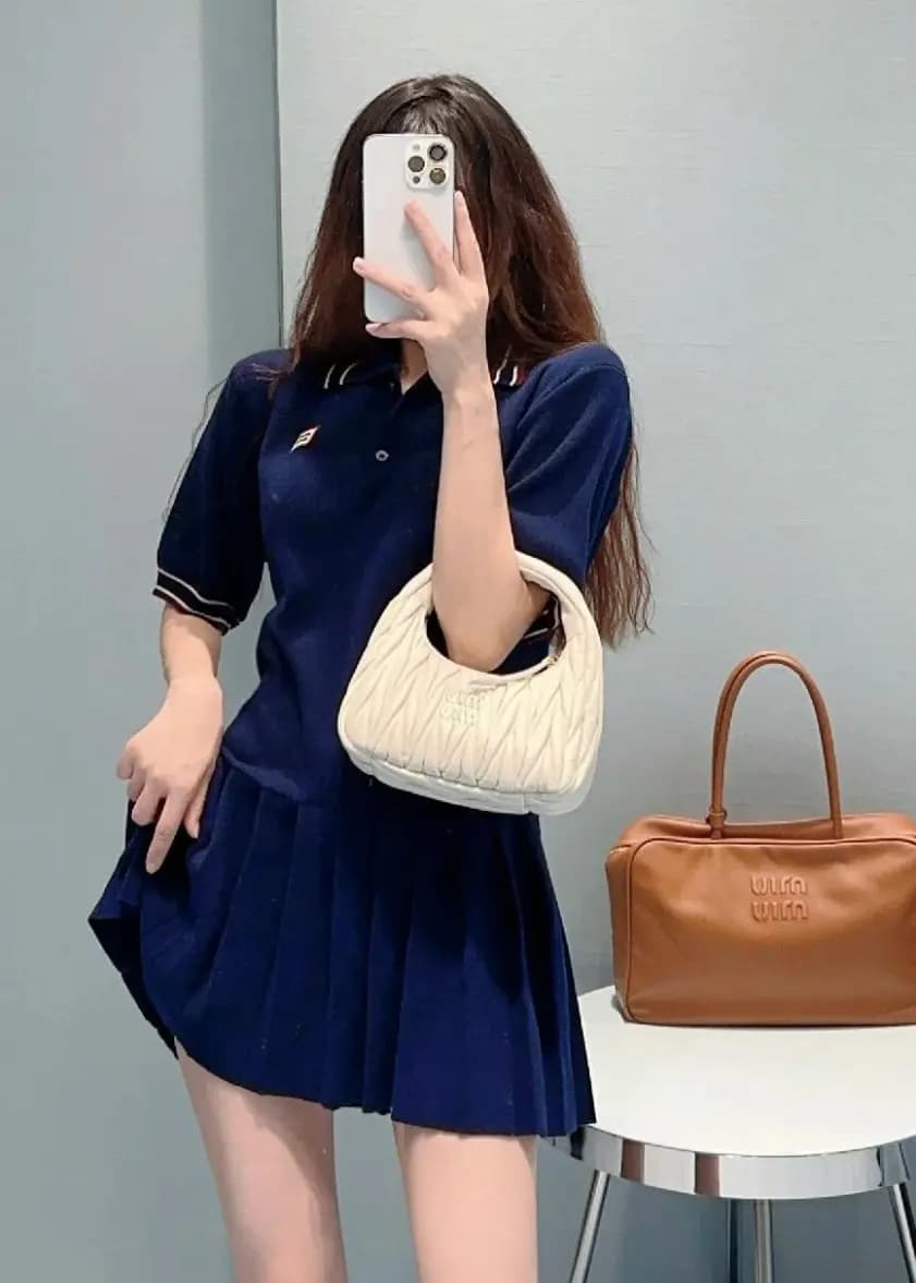 미우미우 미우미우 스트라이프 칼라 플리츠 니트 폴로 원피스 상세 이미지