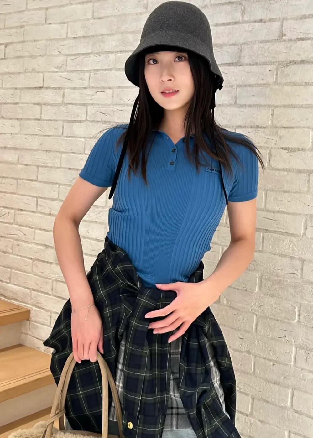 미우미우 미우미우 리브드 폴로 반팔 티셔츠 상세 이미지