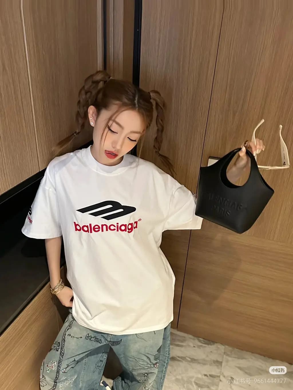 발렌시아가 발렌시아가 BB 로고 자수 오버핏 반팔 티셔츠 상세 이미지