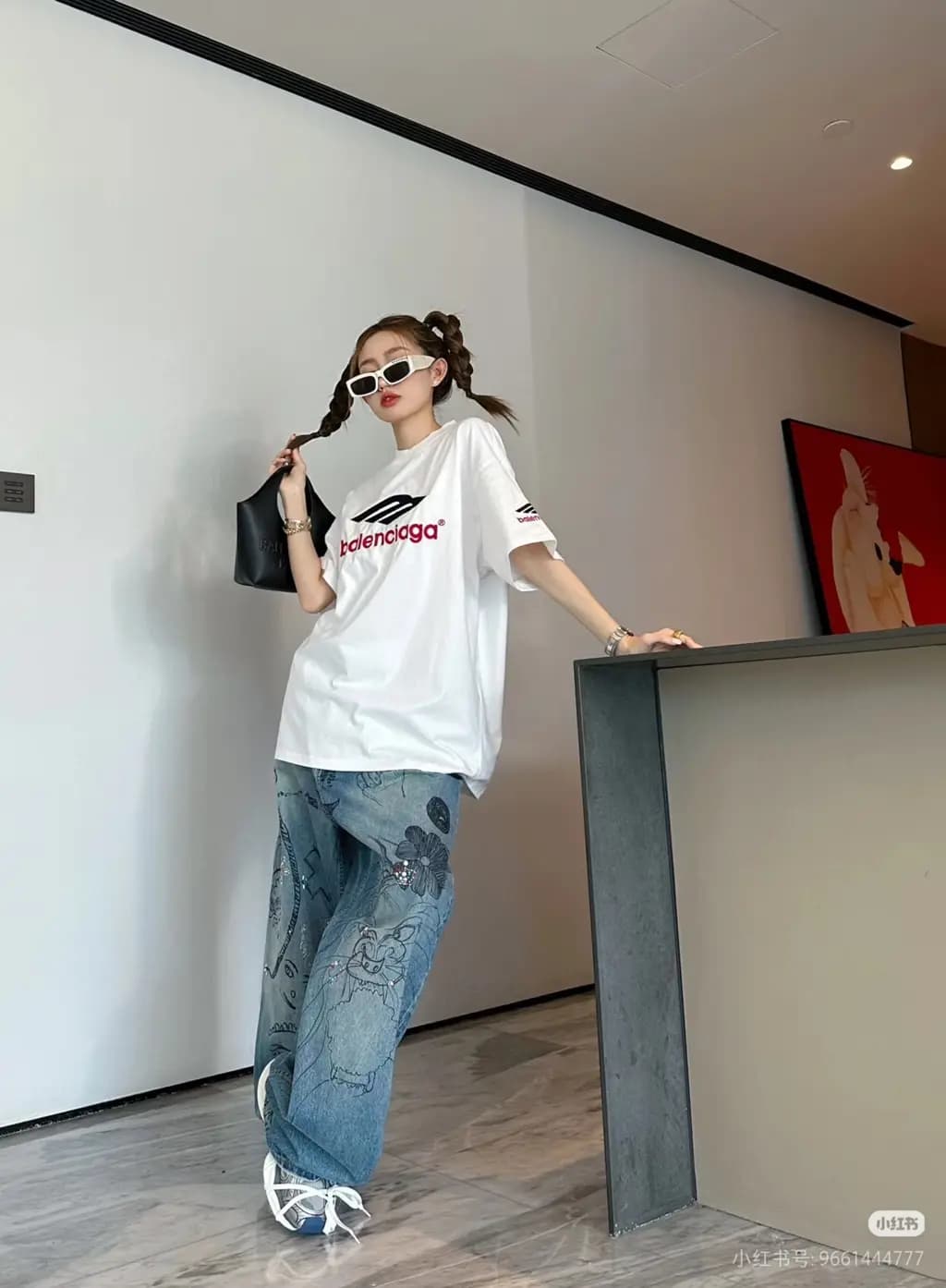 발렌시아가 발렌시아가 BB 로고 자수 오버핏 반팔 티셔츠 상세 이미지