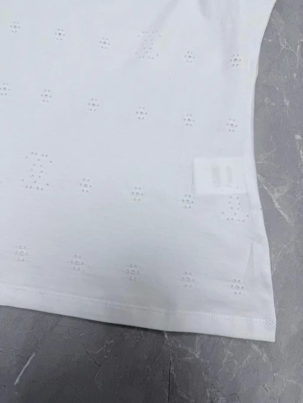 샤넬 샤넬 CC 아일렛 펀칭 반팔 티셔츠 상세 이미지