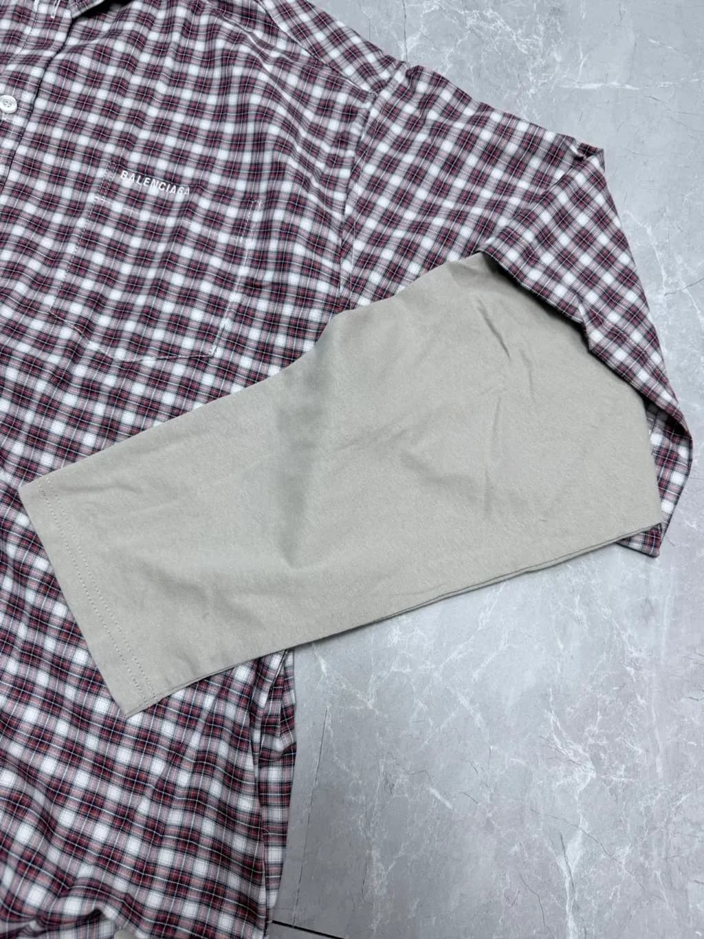 발렌시아가 발렌시아가 체크 레이어드 오버핏 반팔 셔츠 상세 이미지