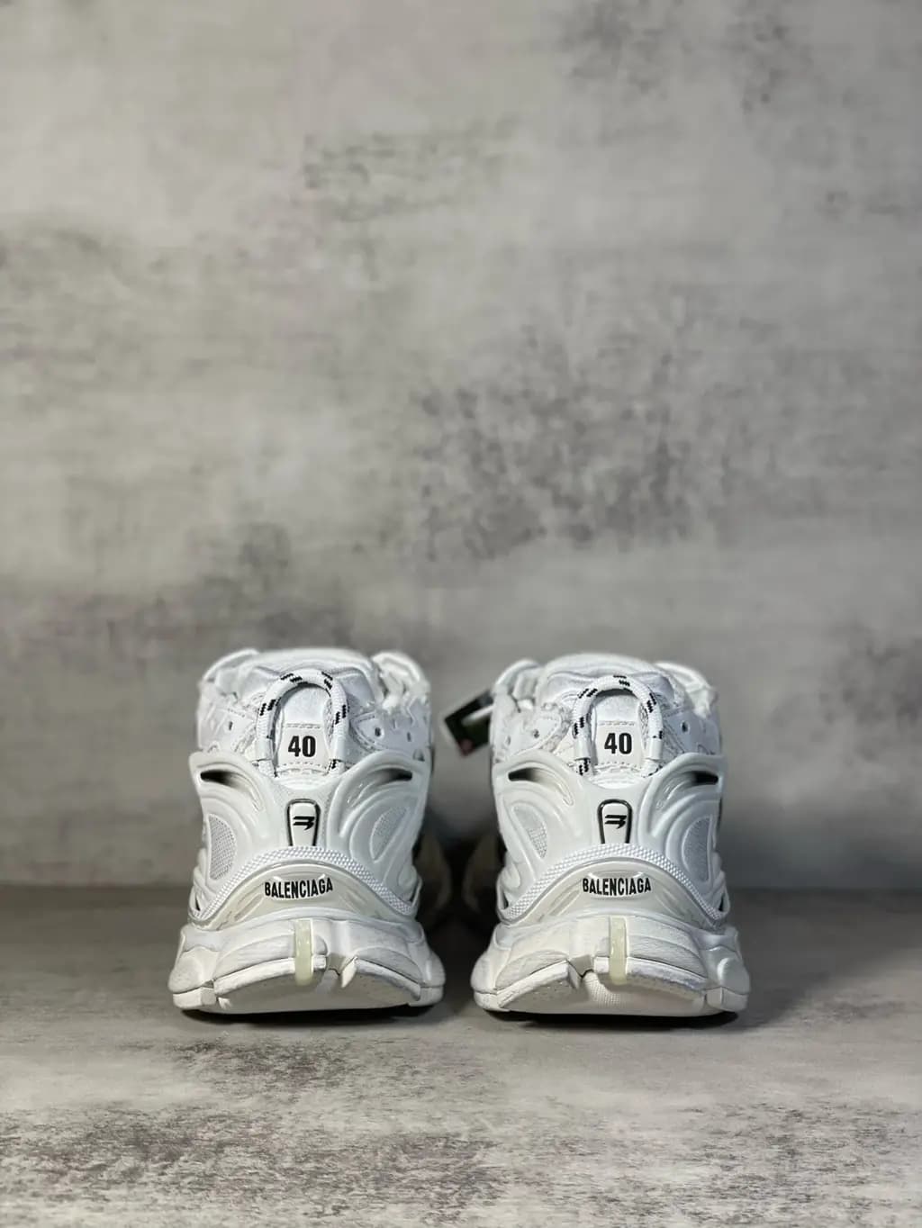 발렌시아가 발렌시아가 러너 스니커즈 ver.4 상세 이미지