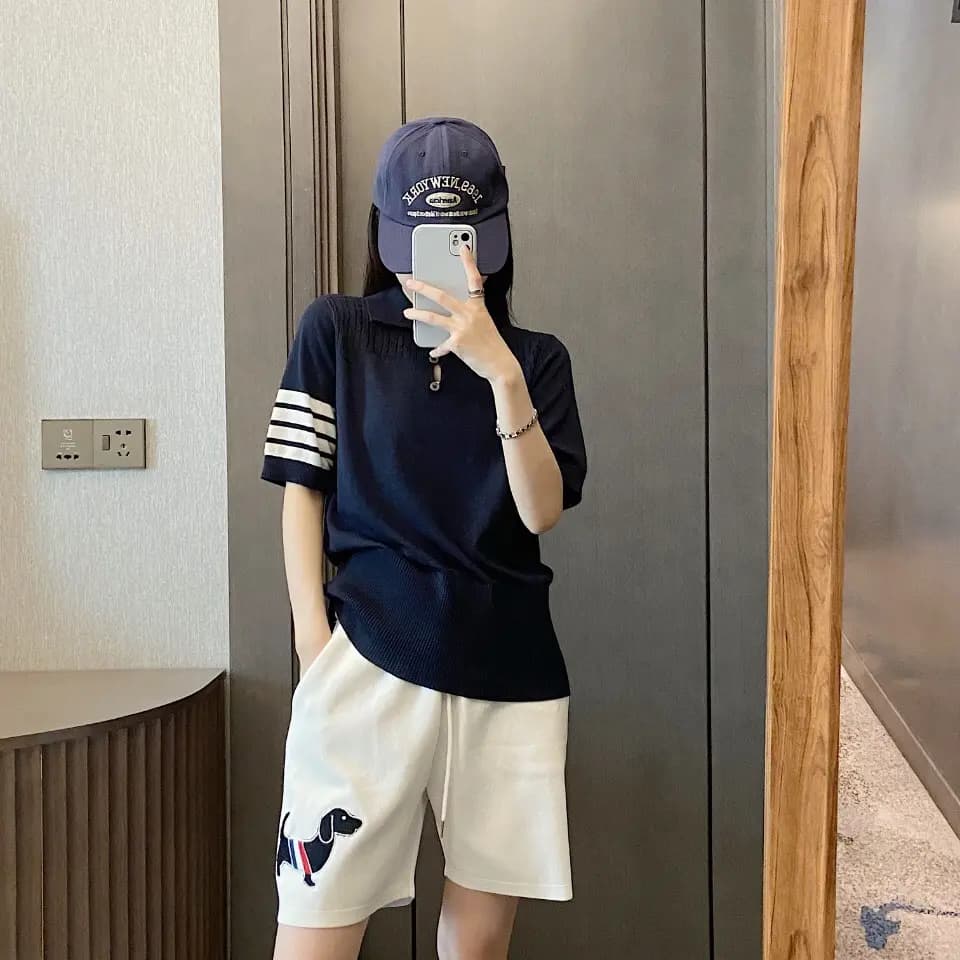 톰브라운 톰브라운 시그니처 4바 스트라이프 케이블 니트 폴로 상세 이미지