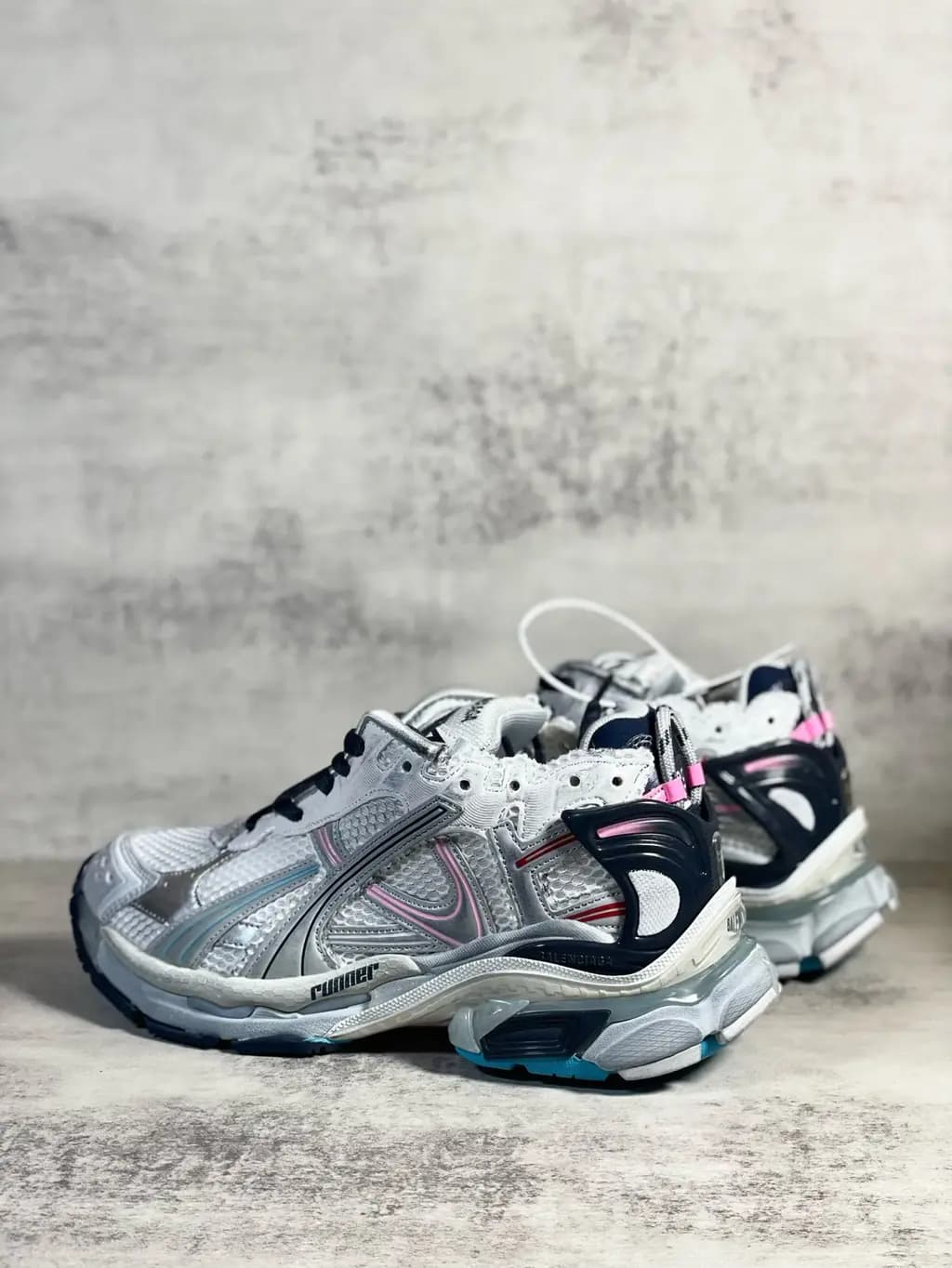 발렌시아가 발렌시아가 러너 스니커즈 ver.1 상세 이미지