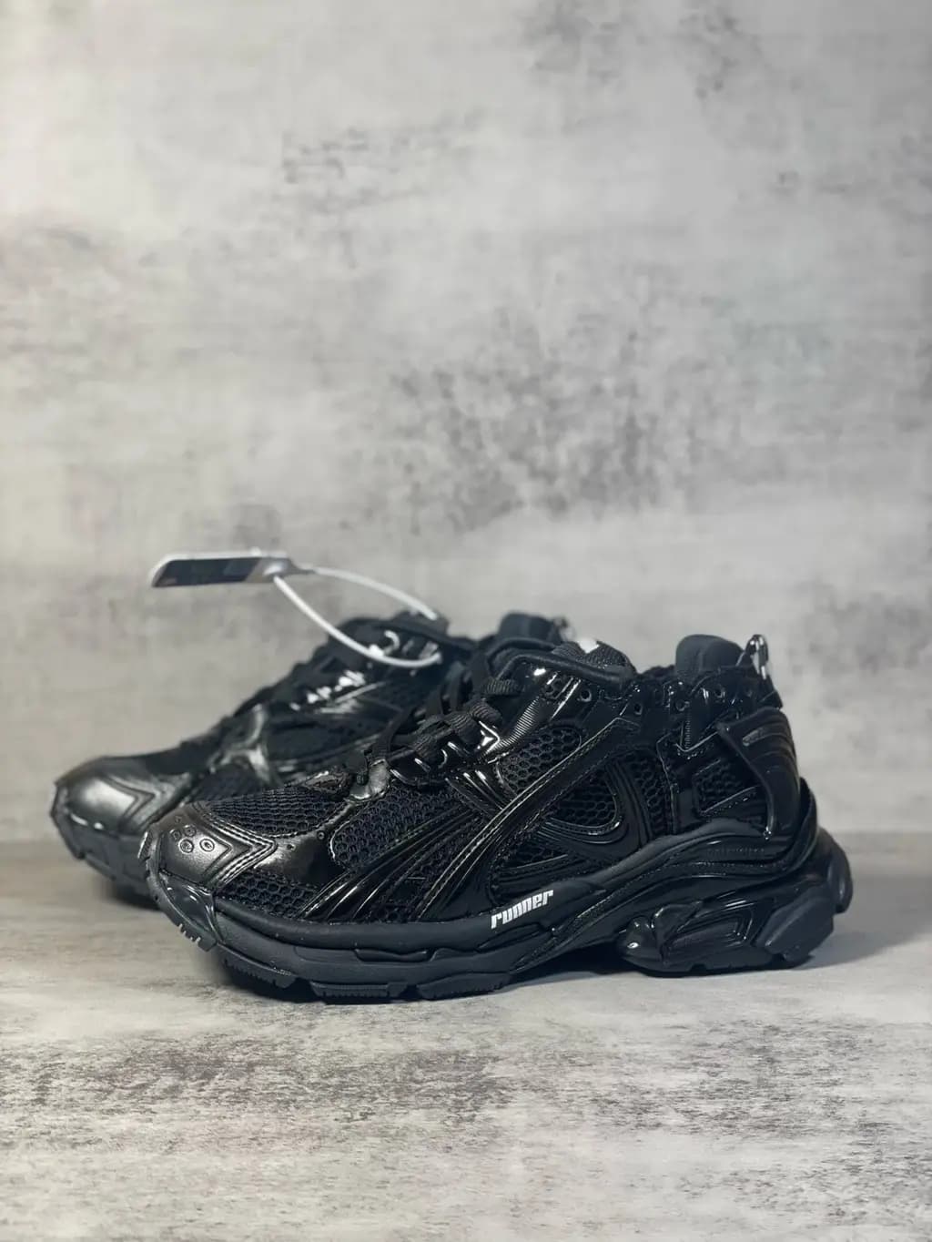 발렌시아가 발렌시아가 러너 스니커즈 ver.2 상세 이미지