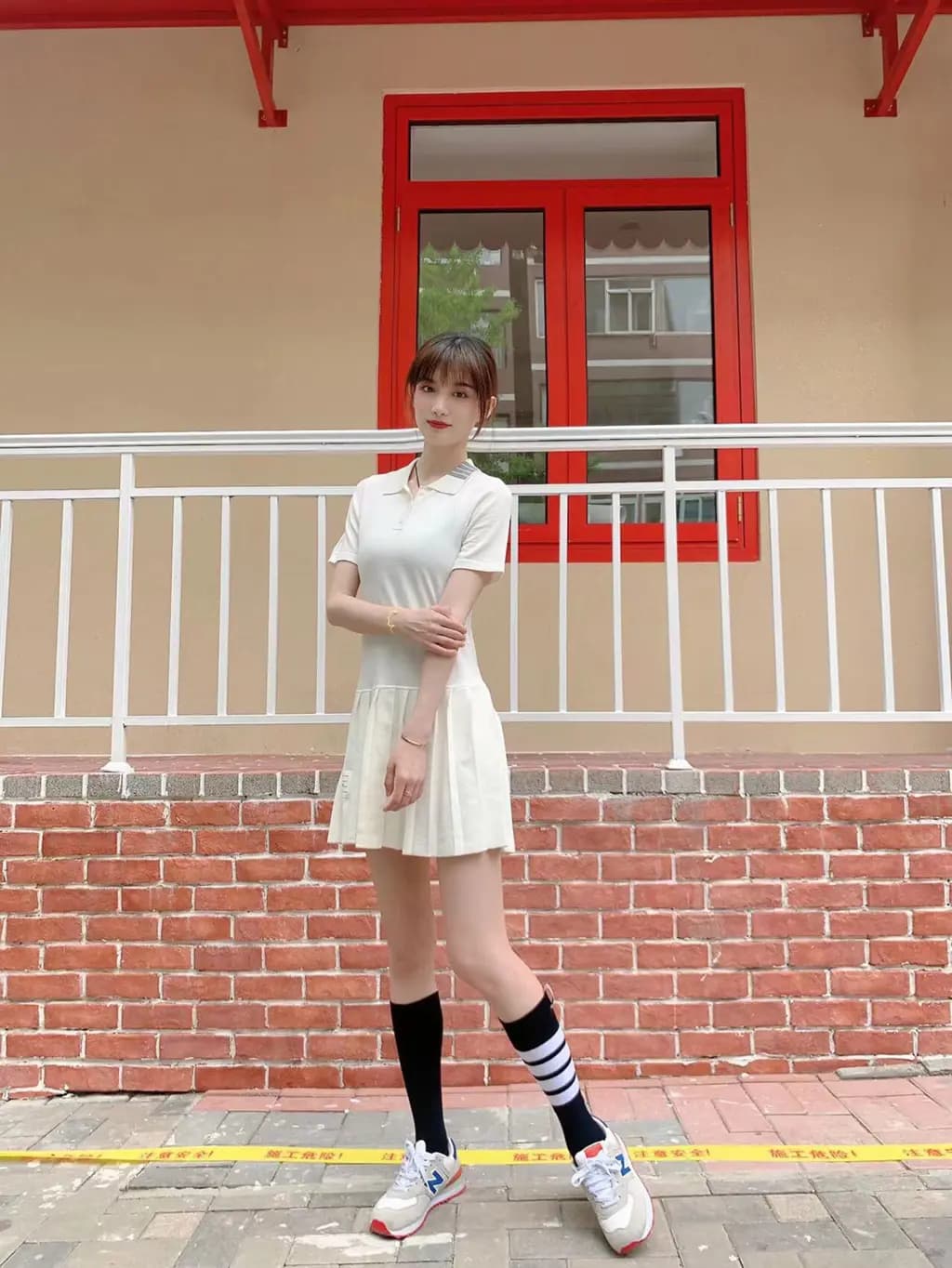 톰브라운 톰브라운 폴로 플리츠 미니 원피스 상세 이미지