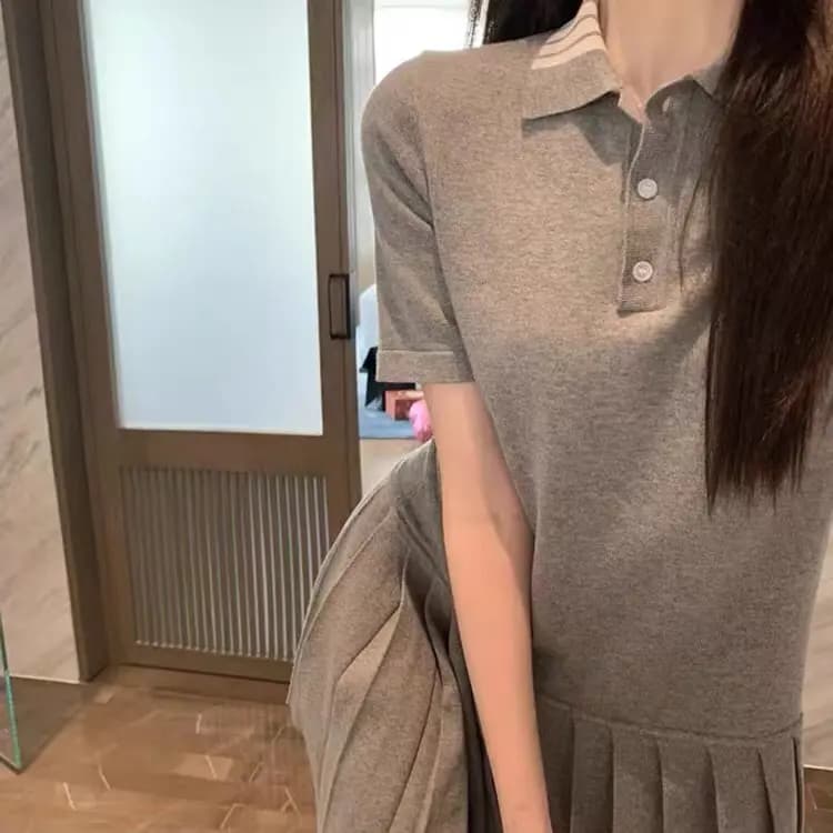 톰브라운 톰브라운 폴로 플리츠 미니 원피스 상세 이미지