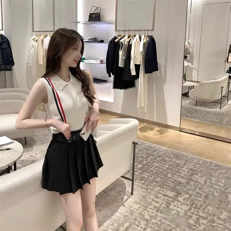 톰브라운 톰브라운 시그니처 RWB 세로 스트라이프 슬리브리스 폴로 니트 상세 이미지