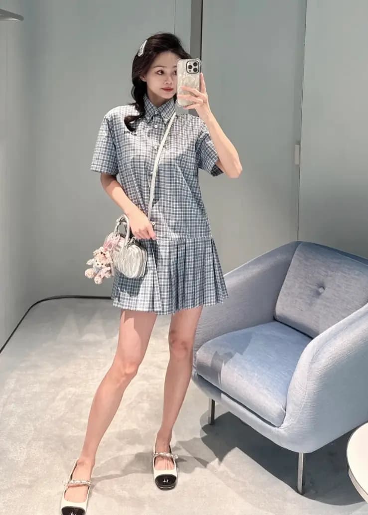 미우미우 미우미우 시그니처 블루 깅엄 체크 플리츠 셔츠 원피스 상세 이미지