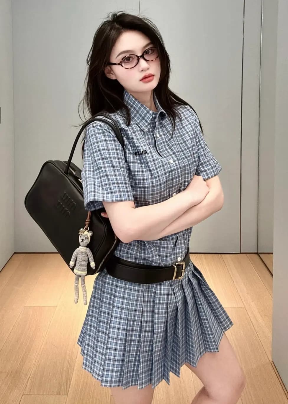 미우미우 미우미우 시그니처 블루 깅엄 체크 플리츠 셔츠 원피스 상세 이미지