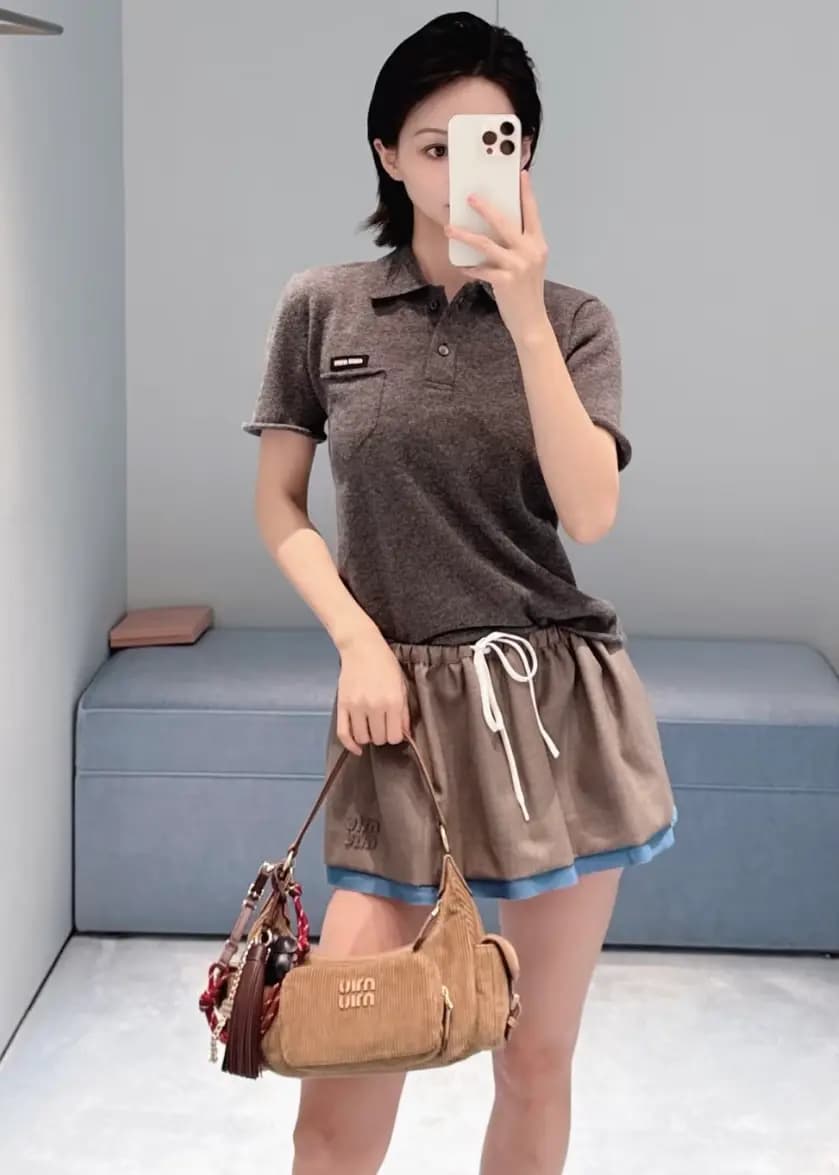 미우미우 미우미우 시그니처 울 캐시미어 블렌드 폴로 티셔츠 상세 이미지