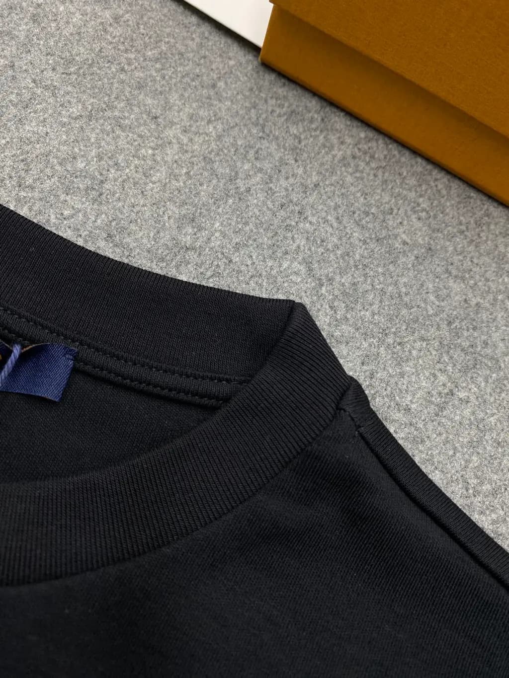 루이비통 루이비통 LV 서클 로고 오버핏 반팔 티셔츠 상세 이미지