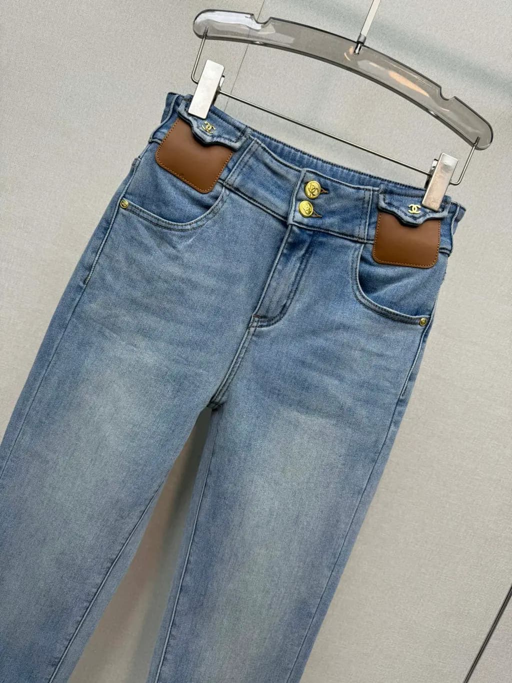 샤넬 샤넬 레더 패치 하이웨이스트 슬림 데님 팬츠 상세 이미지