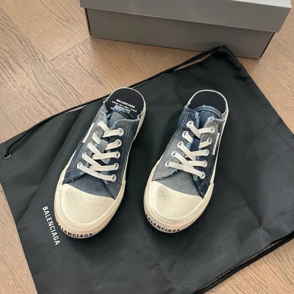 발렌시아가 블로퍼 25SS