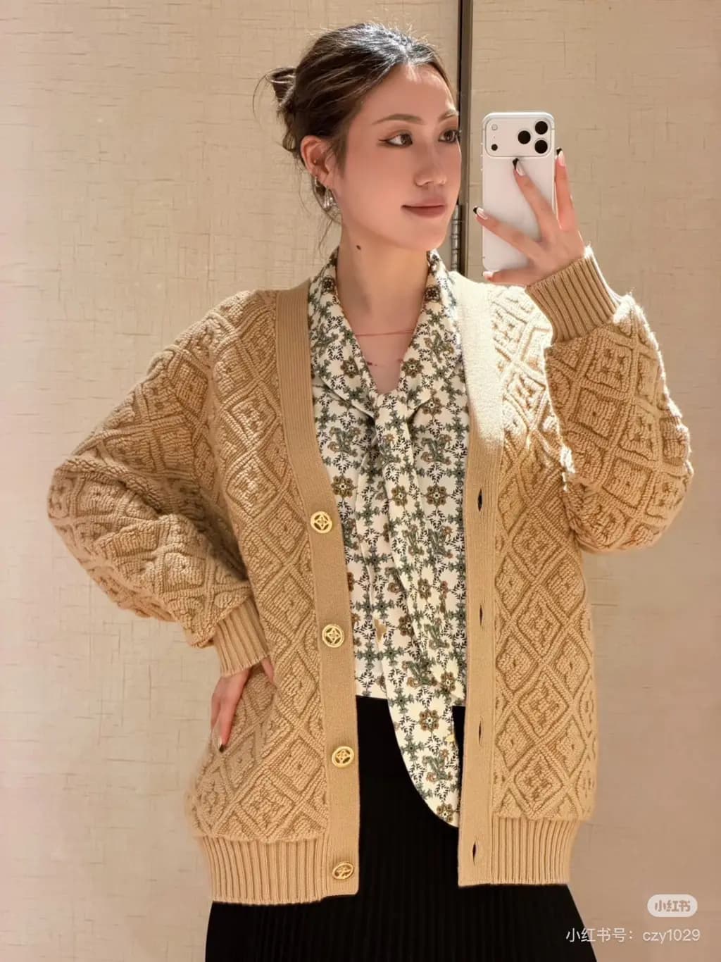 루이비통 루이비통 모노그램 플라워 자카드 니트 가디건 상세 이미지