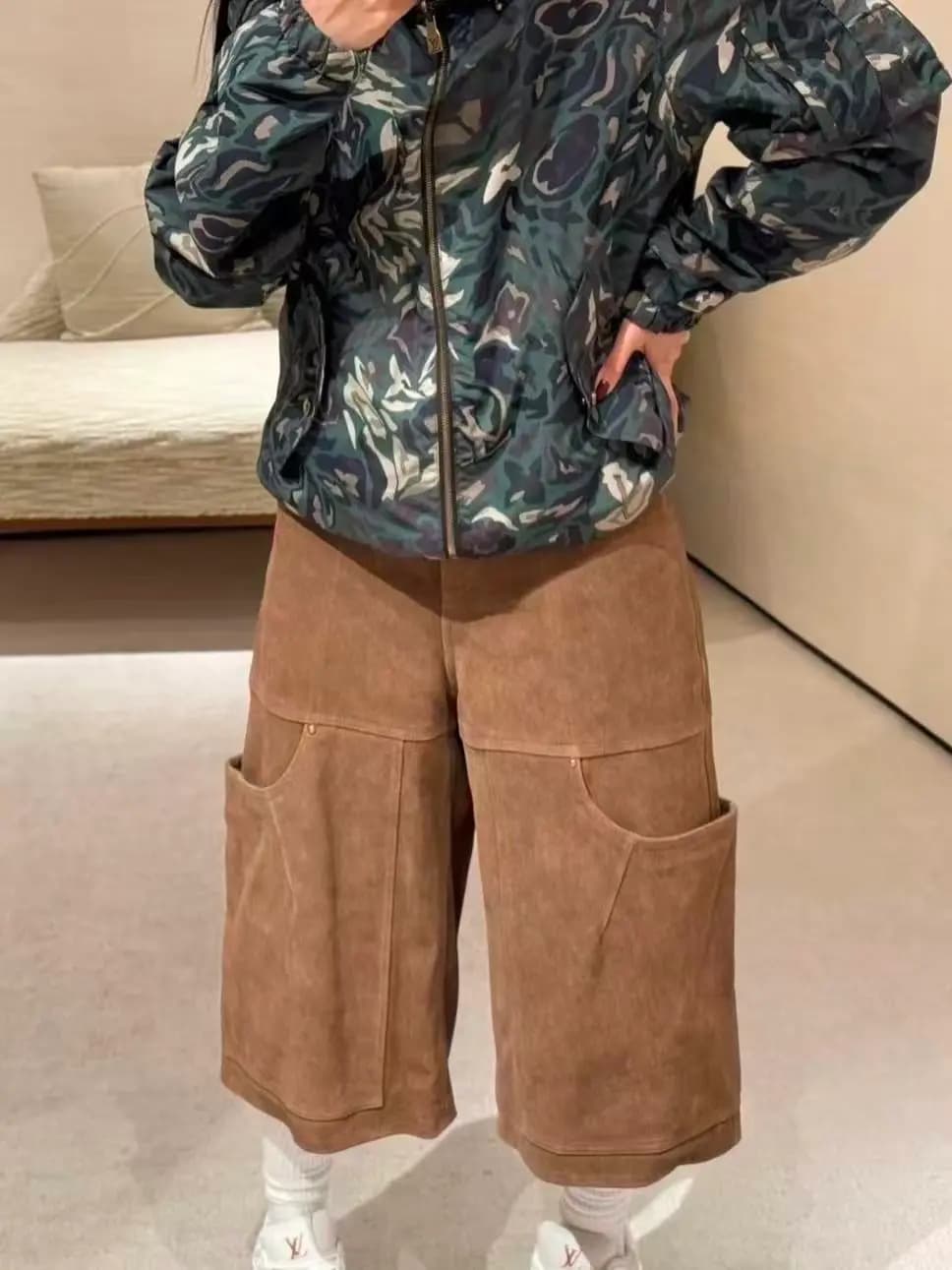 루이비통 루이비통 X 니고 콜라보 데님 카고 쇼츠 상세 이미지