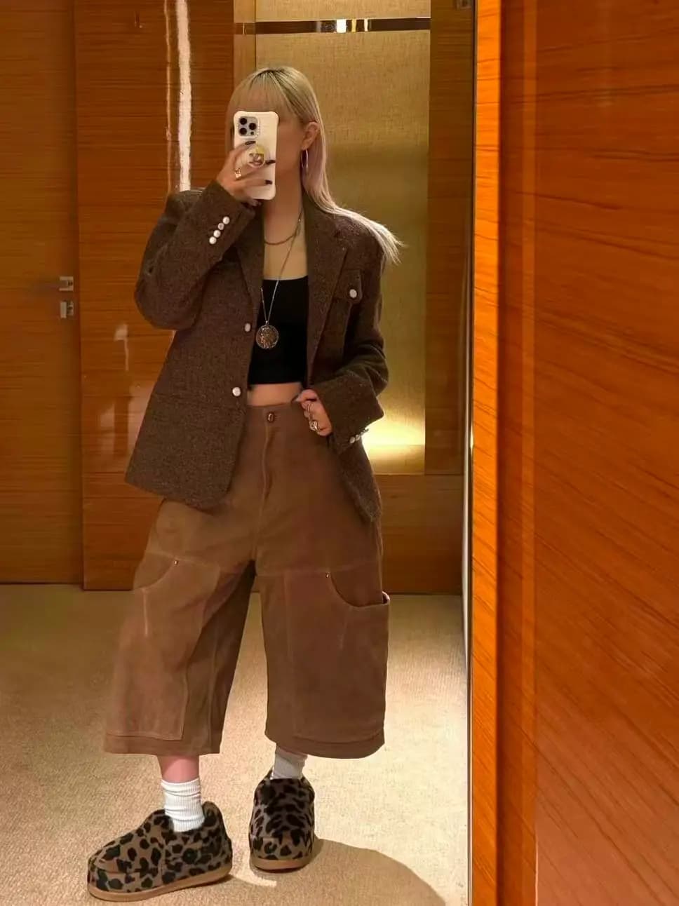 루이비통 루이비통 X 니고 콜라보 데님 카고 쇼츠 상세 이미지