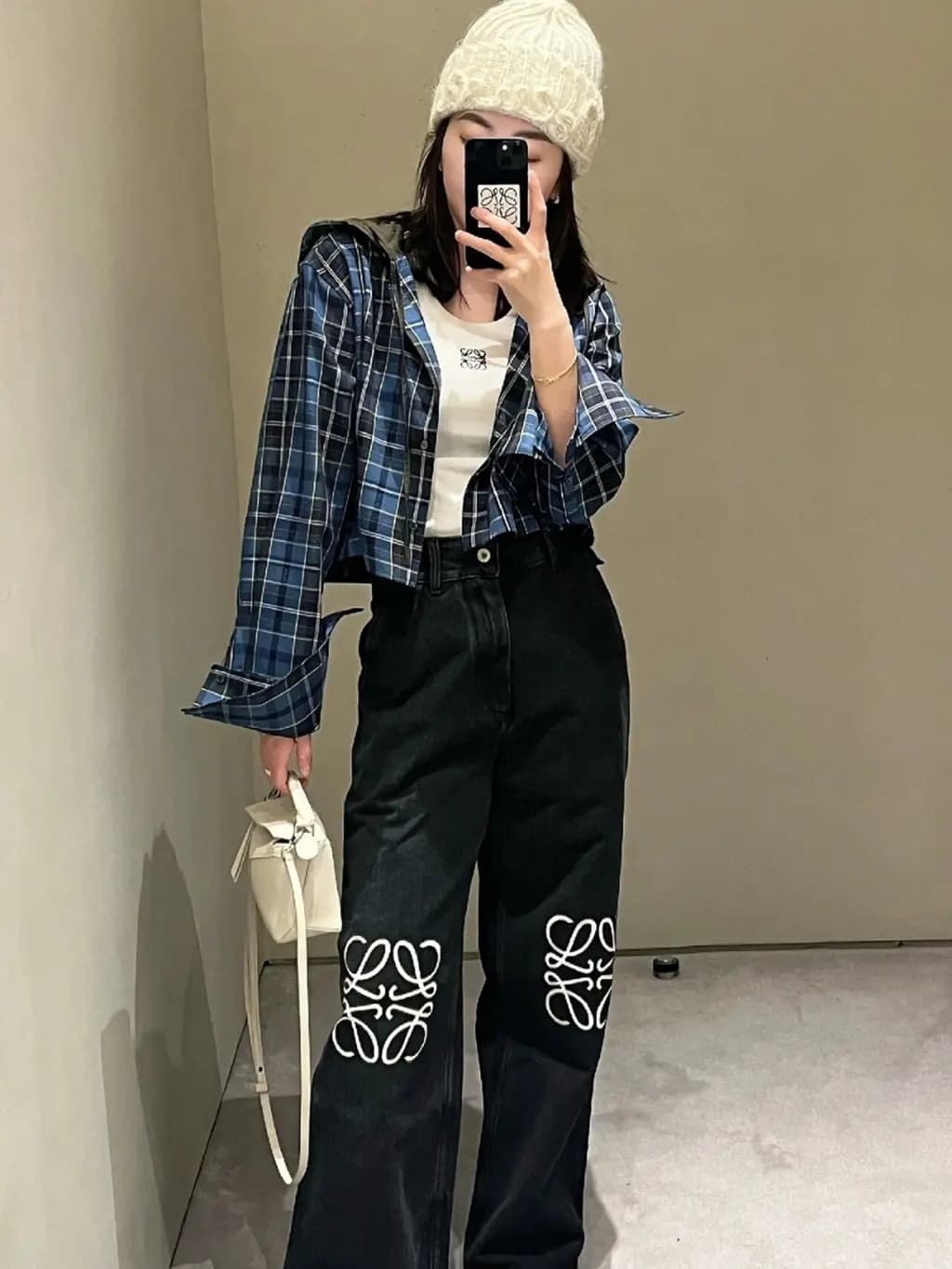 로에베 로에베 아나그램 엠브로이더리 워싱 와이드 데님 팬츠 상세 이미지