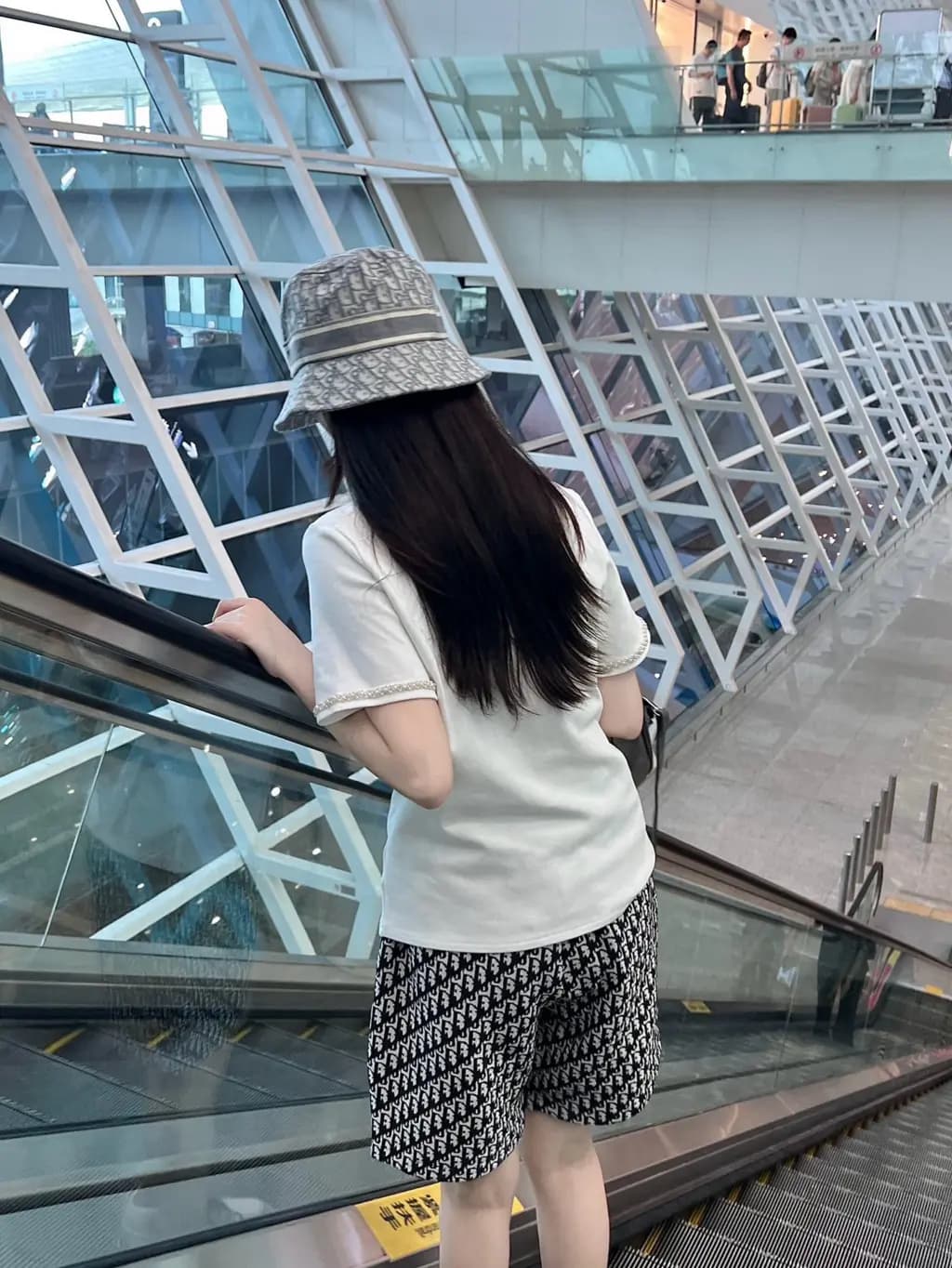 디올 디올 올오버 자카드 오블리크 데님 쇼츠 상세 이미지