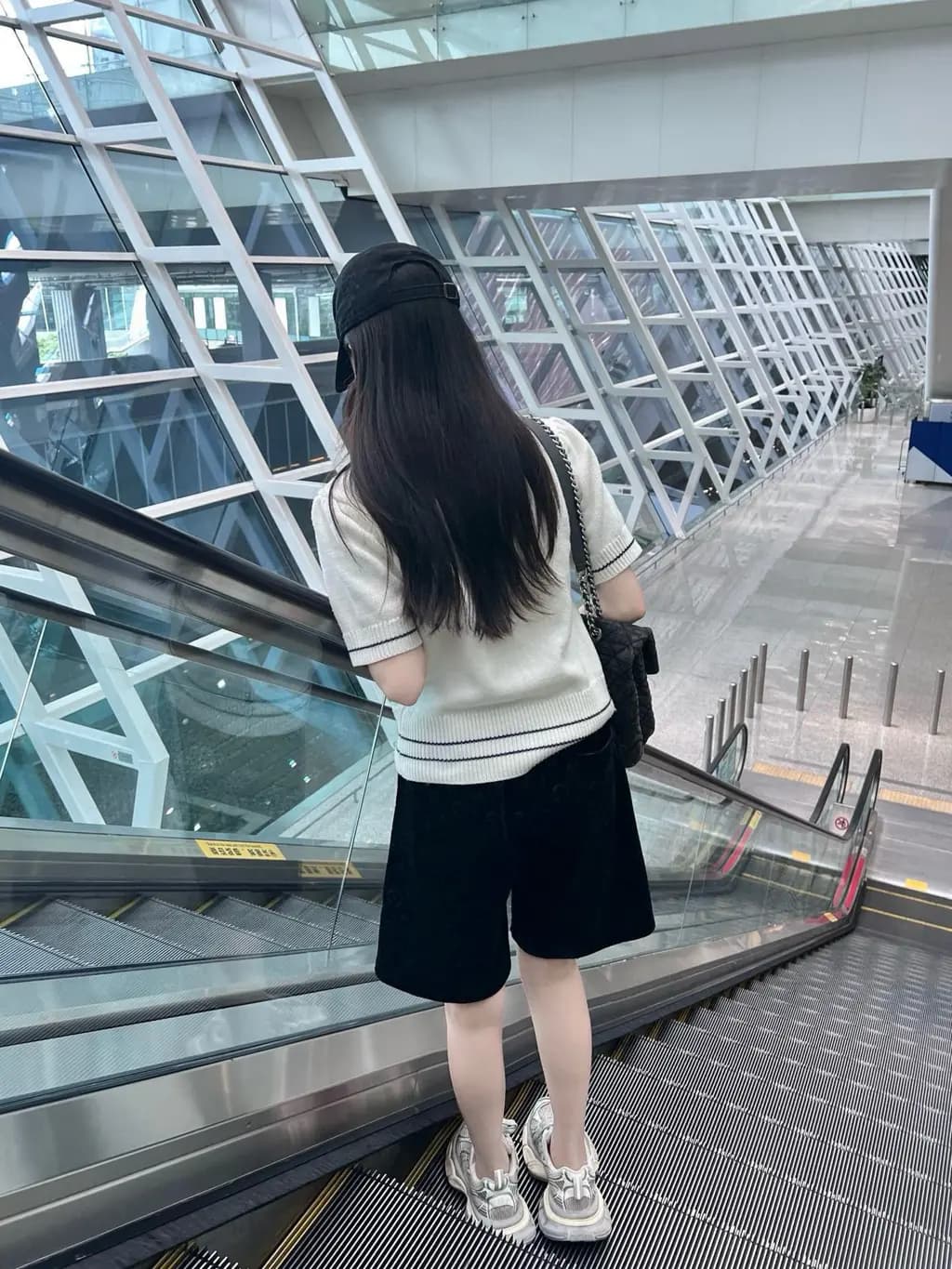 루이비통 루이비통 올오버 모노그램 플록 벨벳 쇼츠 상세 이미지
