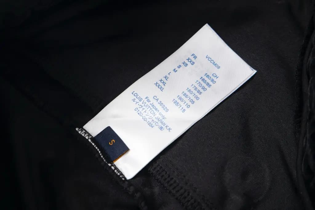 루이비통 루이비통 올오버 모노그램 플록 벨벳 쇼츠 상세 이미지