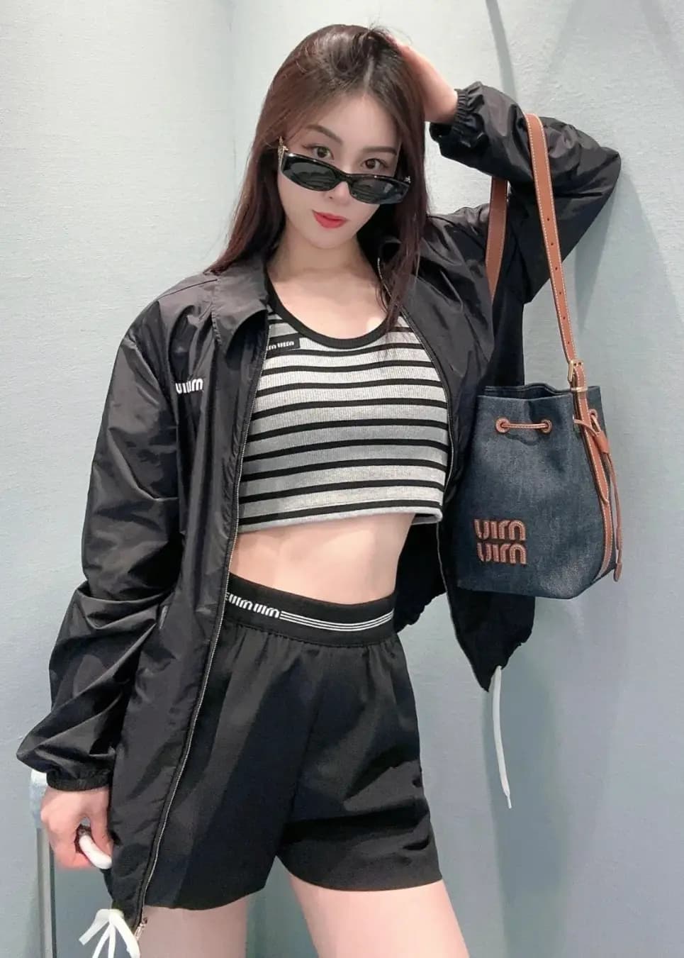 미우미우 미우미우 체크 밴드 울 플리츠 미니 쇼츠 상세 이미지