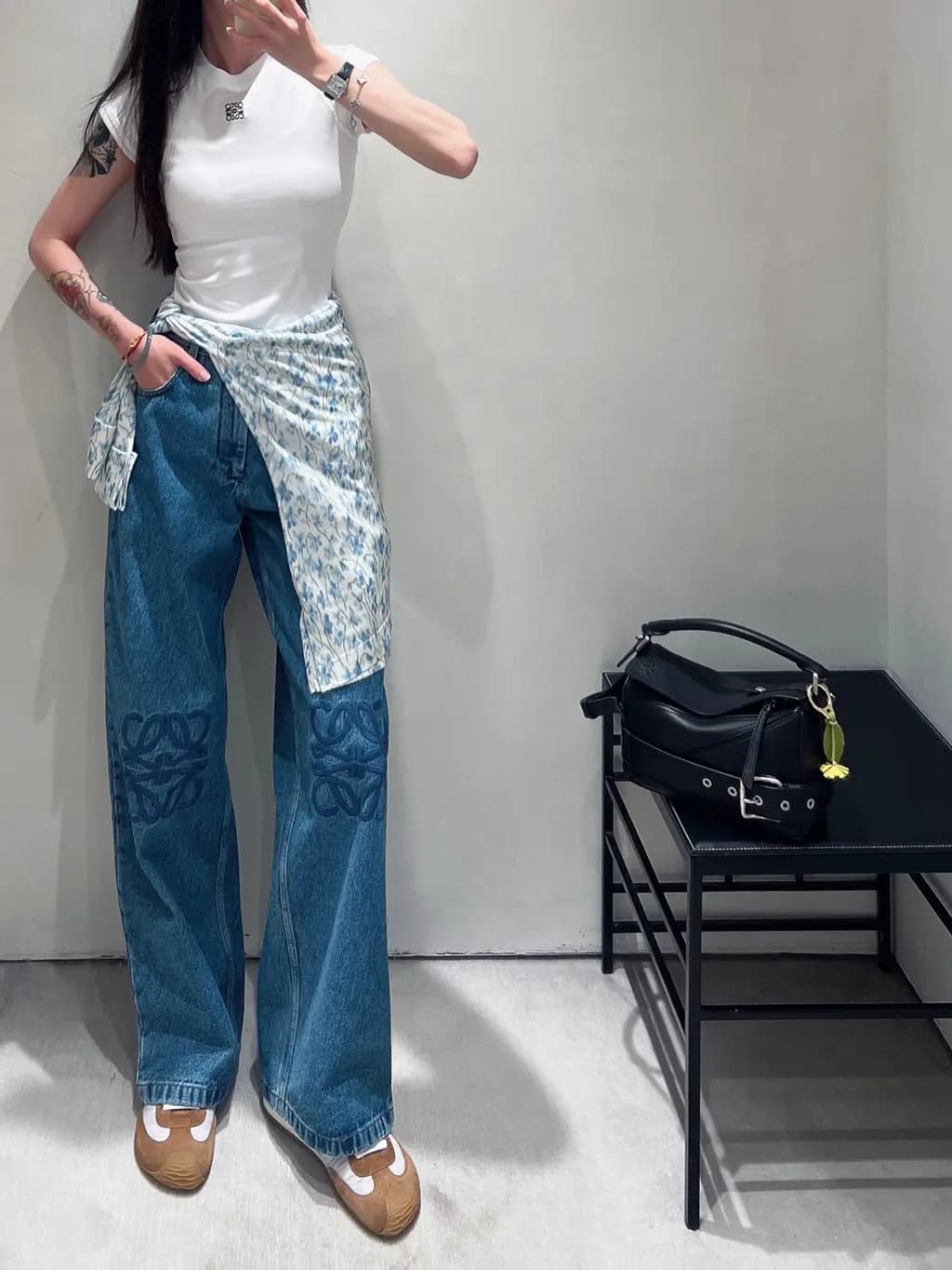 로에베 로에베 아나그램 3D 자수 와이드 데님 팬츠 상세 이미지