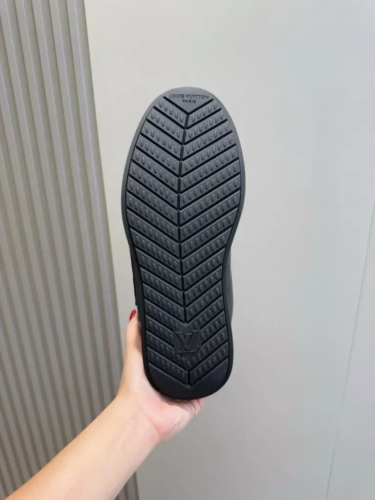 루이비통 루이비통 스니커즈 상세 이미지
