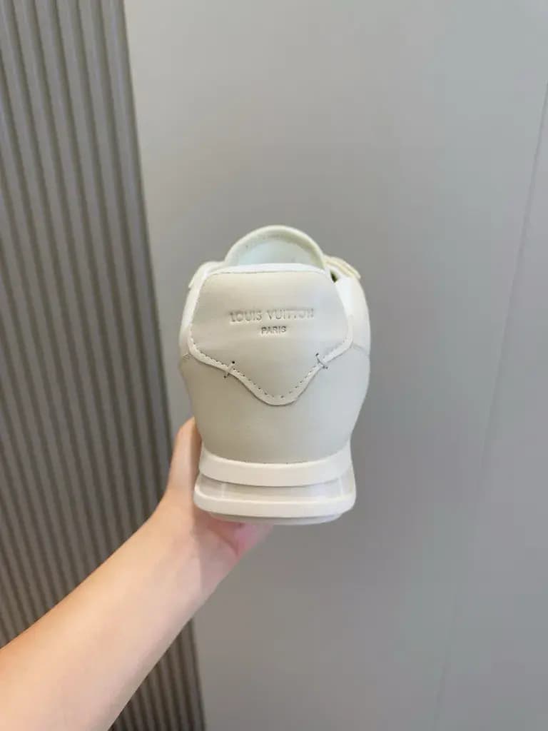 루이비통 루이비통 스니커즈 상세 이미지