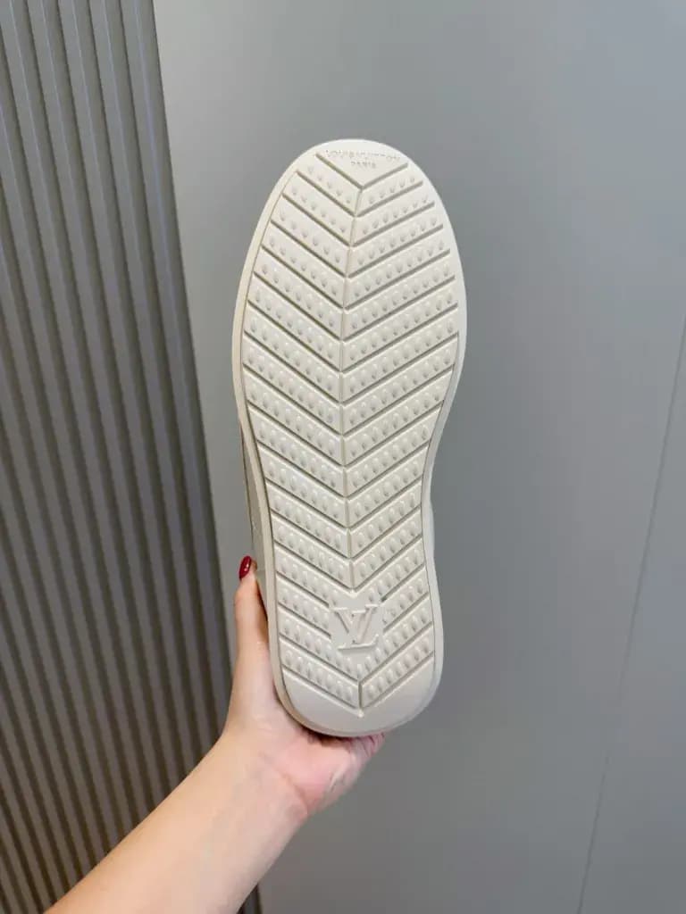 루이비통 루이비통 스니커즈 상세 이미지