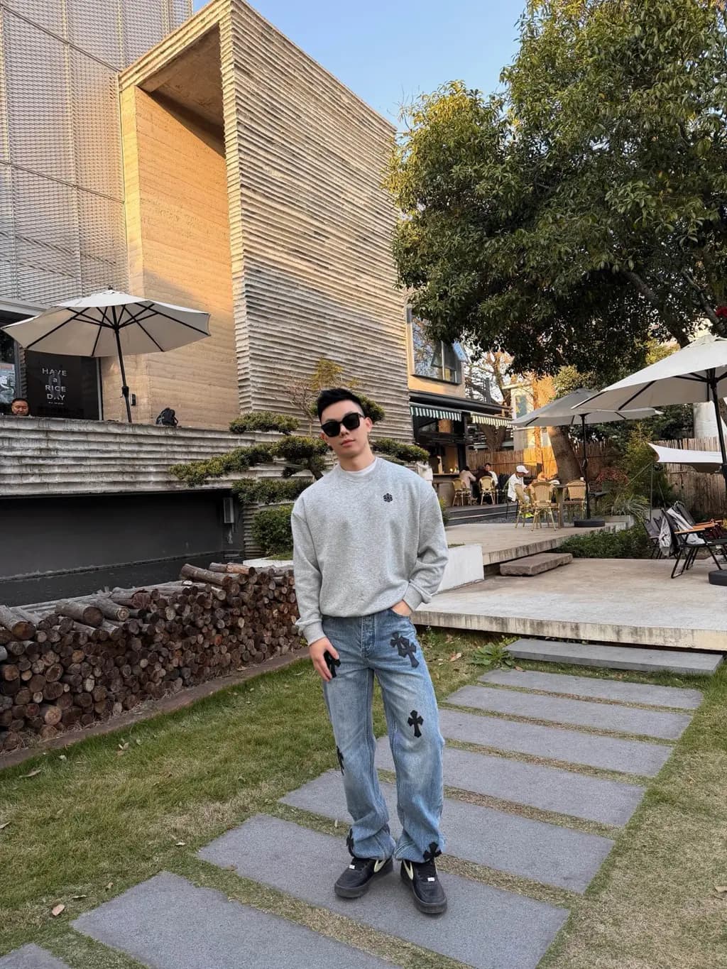 크롬하츠 크롬하츠 블랙 레더 크로스 패치 워싱 데님 팬츠 상세 이미지