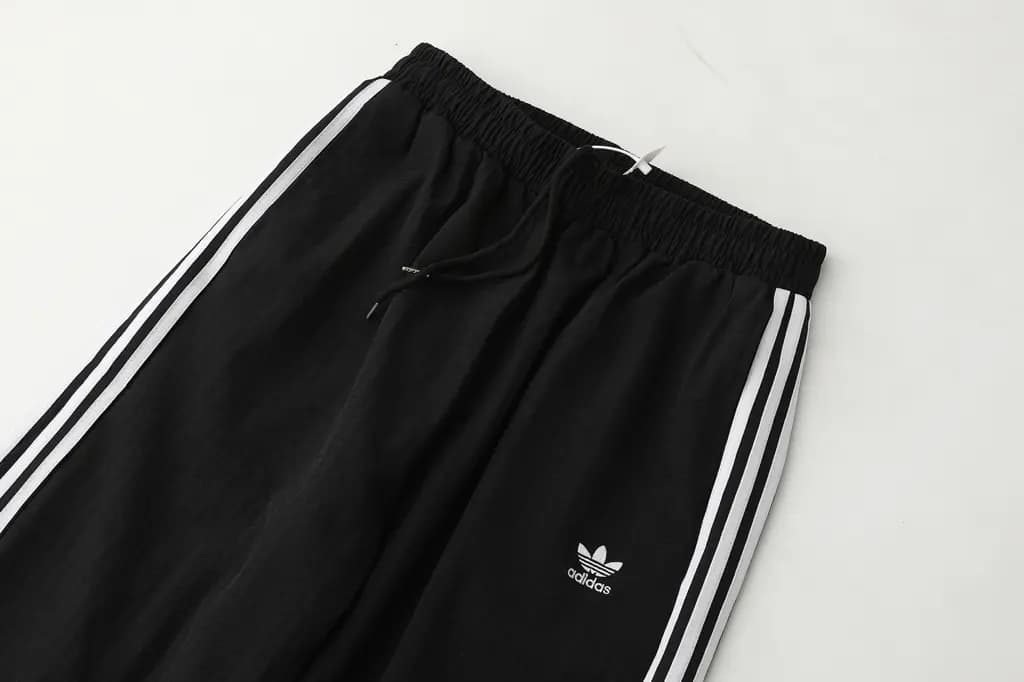 아디다스 아디다스 클래식 삼선 트랙 팬츠 상세 이미지