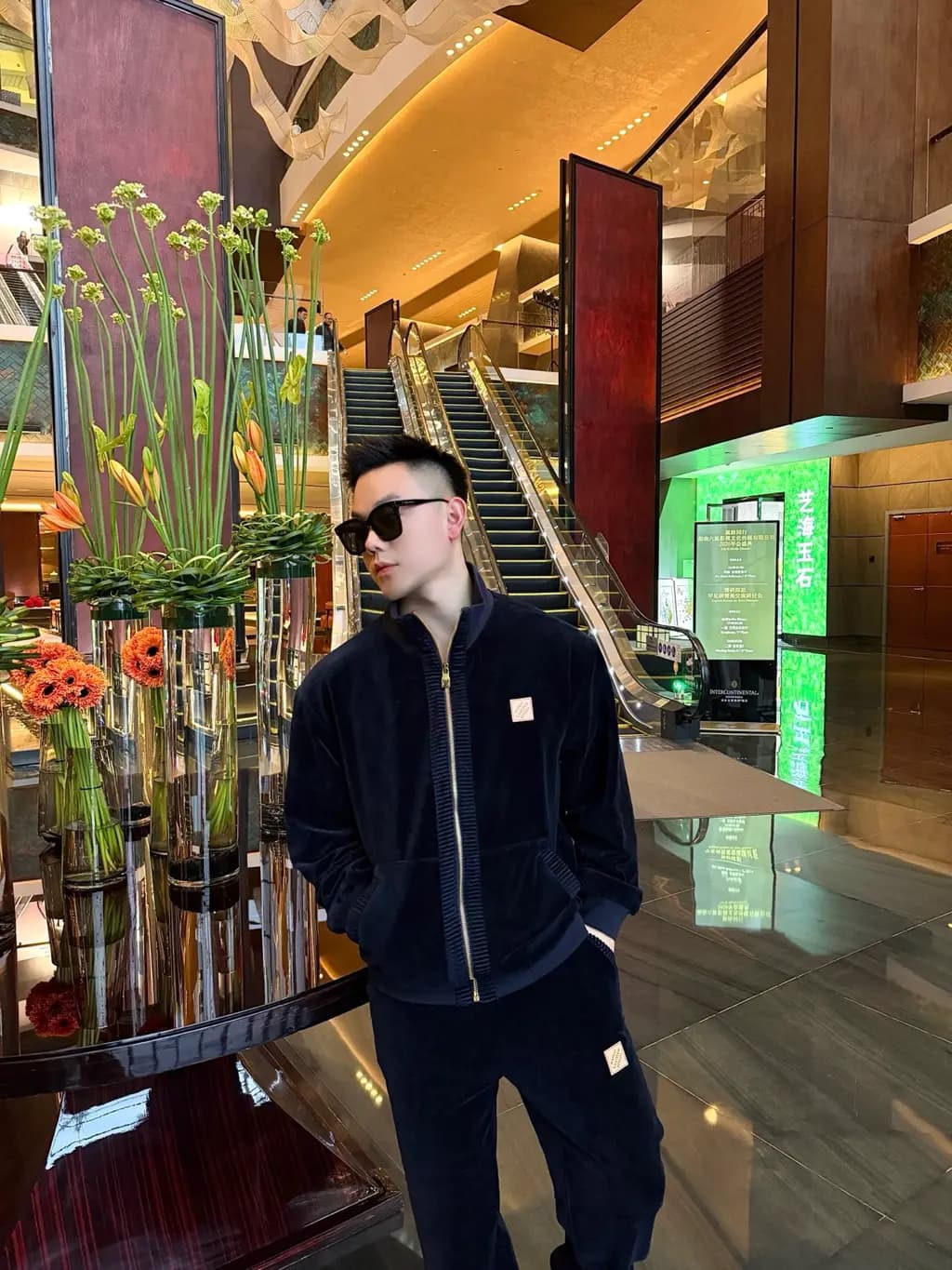 루이비통 루이비통 벨벳 집업 자켓 상세 이미지