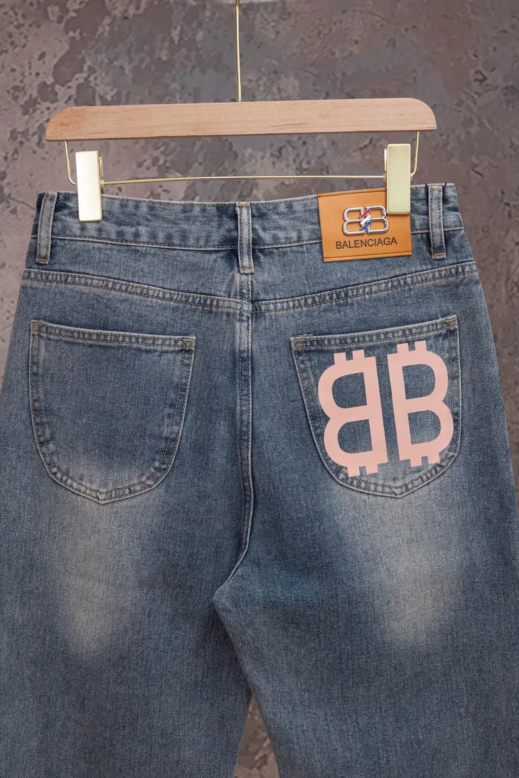 발렌시아가 발렌시아가 시그니처 BB 로고 데님 팬츠 상세 이미지