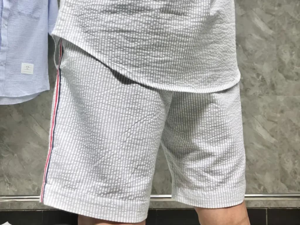 톰브라운 톰브라운 시그니처 세서커 스트라이프 스윔 쇼츠 상세 이미지