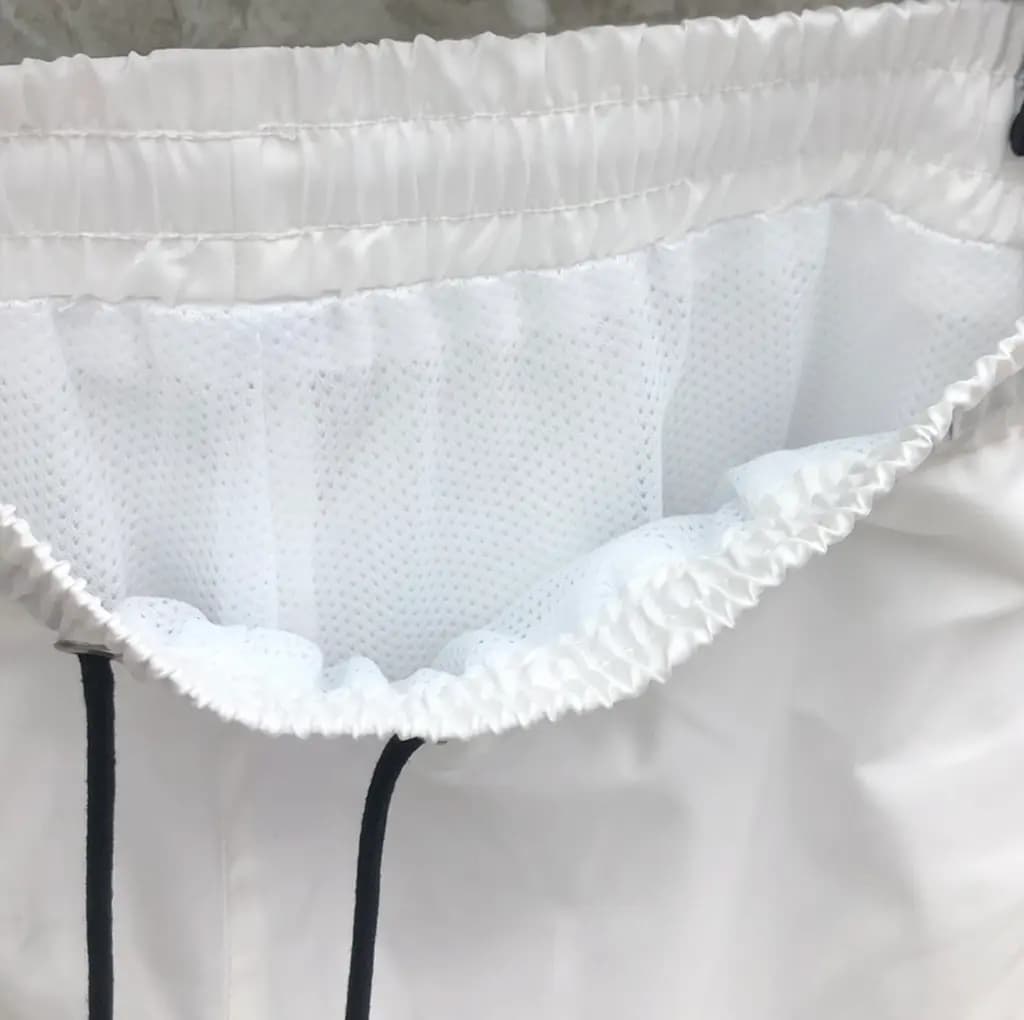 톰브라운 톰브라운 시그니처 삼색 스트라이프 나일론 스윔 쇼츠 상세 이미지