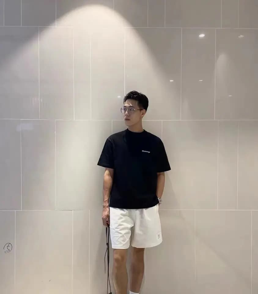 톰브라운 톰브라운 시그니처 스트라이프 코튼 쇼츠 상세 이미지