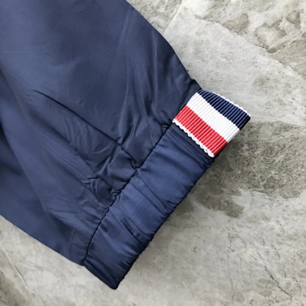 톰브라운 THOM BROWNE 웨일 그래픽 후드 윈드브레이커 상세 이미지