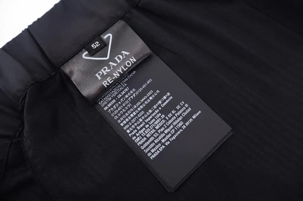 프라다 PRADA Re-Nylon 카고 쇼츠 상세 이미지