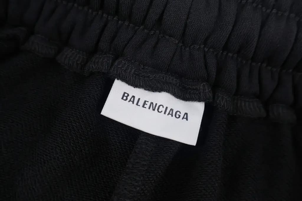 발렌시아가 BALENCIAGA 피쉬스케일 로고 스웨트 쇼츠 상세 이미지