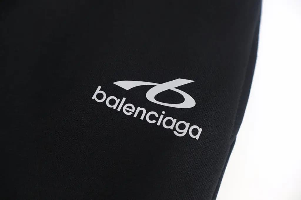 발렌시아가 BALENCIAGA 피쉬스케일 로고 스웨트 쇼츠 상세 이미지
