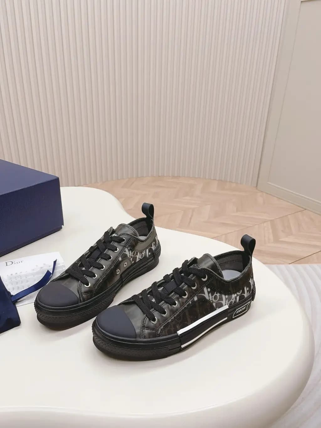 디올 디올 B23 리그 로우탑 스니커즈 상세 이미지
