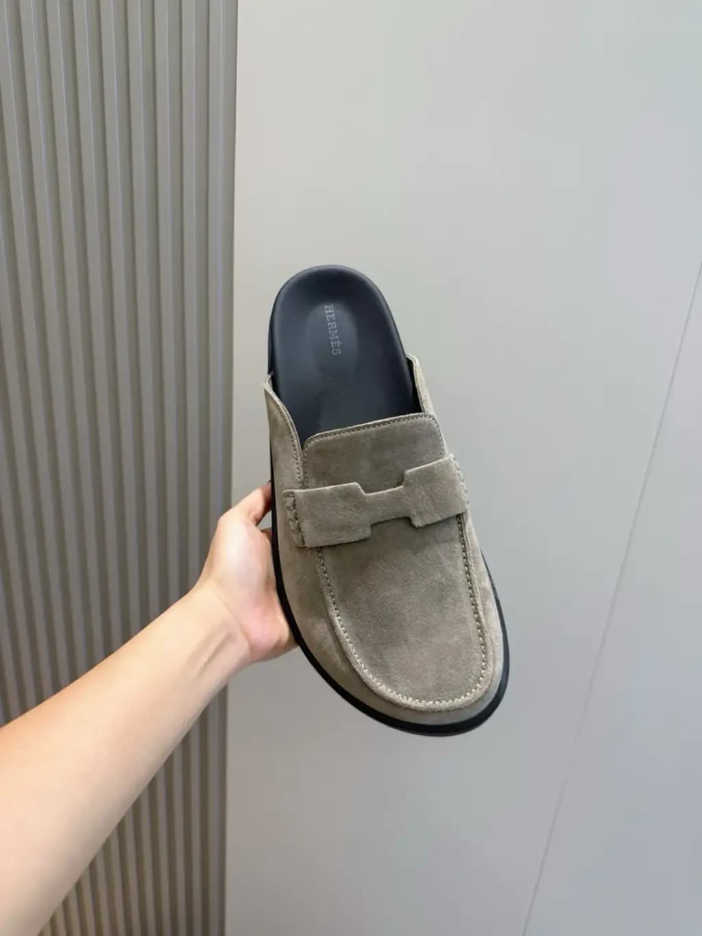 에르메스 에르메스 고(Go) 뮬 샌들(스웨이드) 상세 이미지