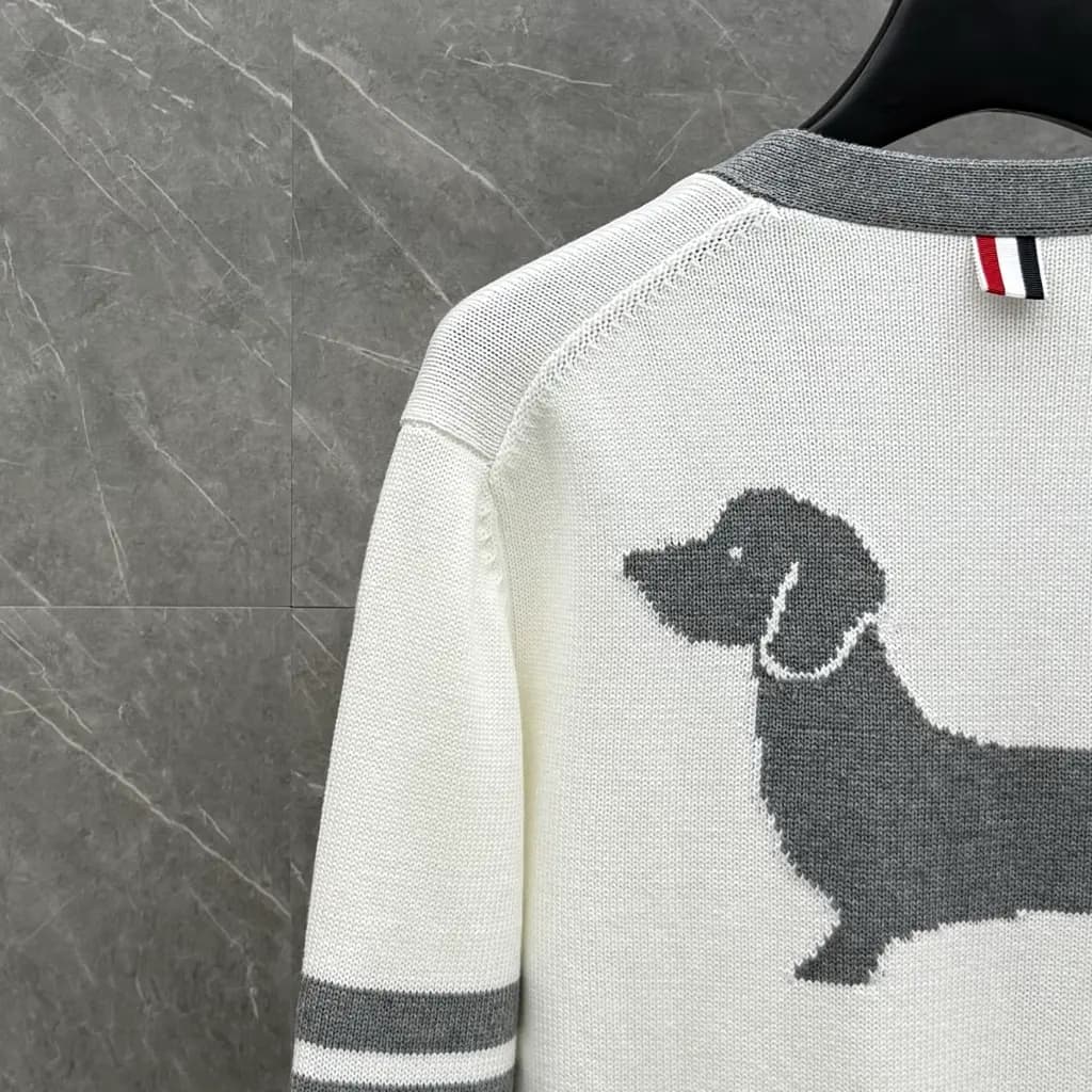 톰브라운 THOM BROWNE 닥스훈트 인타르시아 가디건 상세 이미지