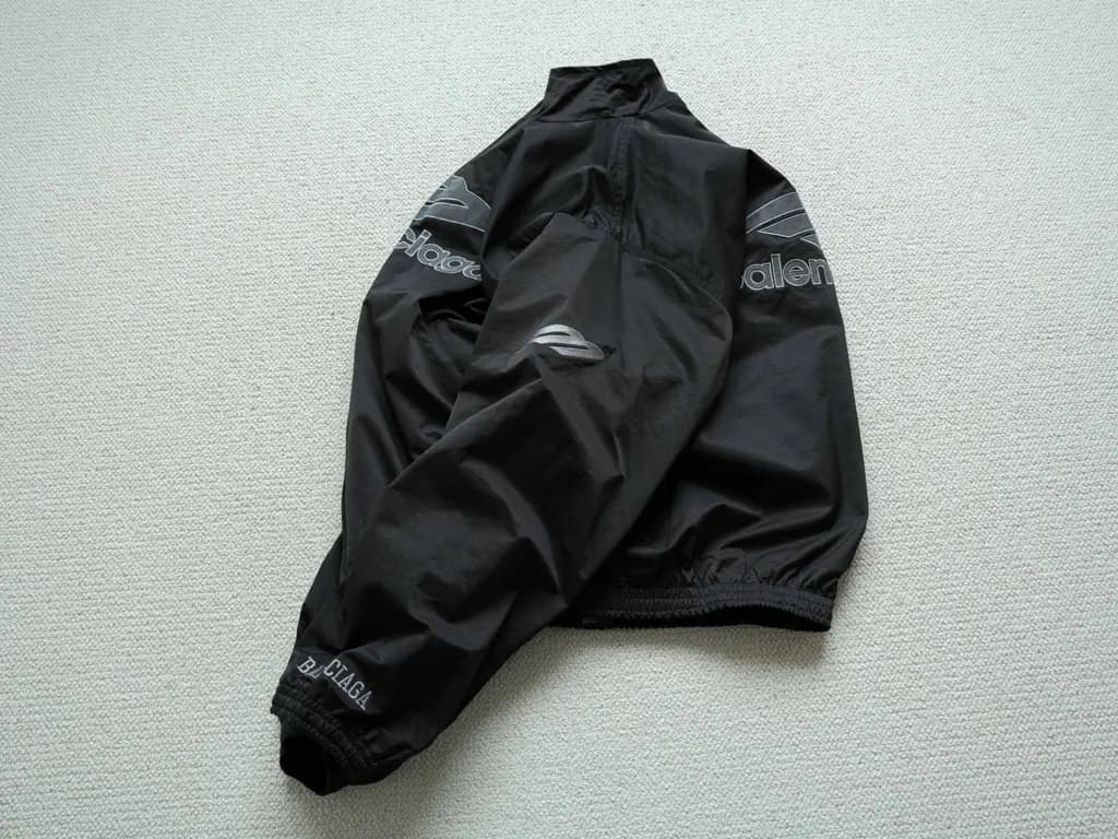 발렌시아가 BALENCIAGA Big Logo Windbreaker Jacket 상세 이미지