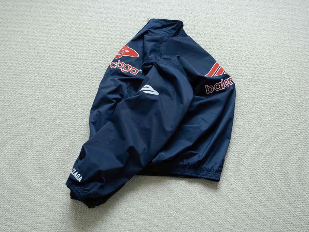 발렌시아가 BALENCIAGA Big Logo Windbreaker Jacket 상세 이미지