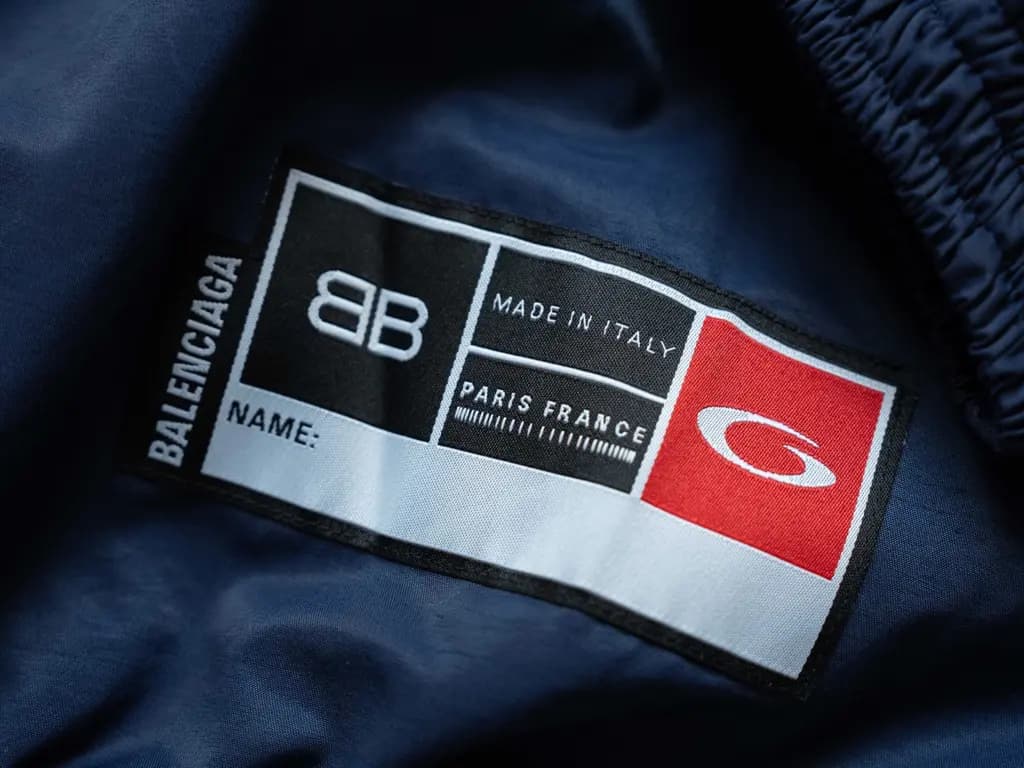 발렌시아가 BALENCIAGA Big Logo Windbreaker Jacket 상세 이미지