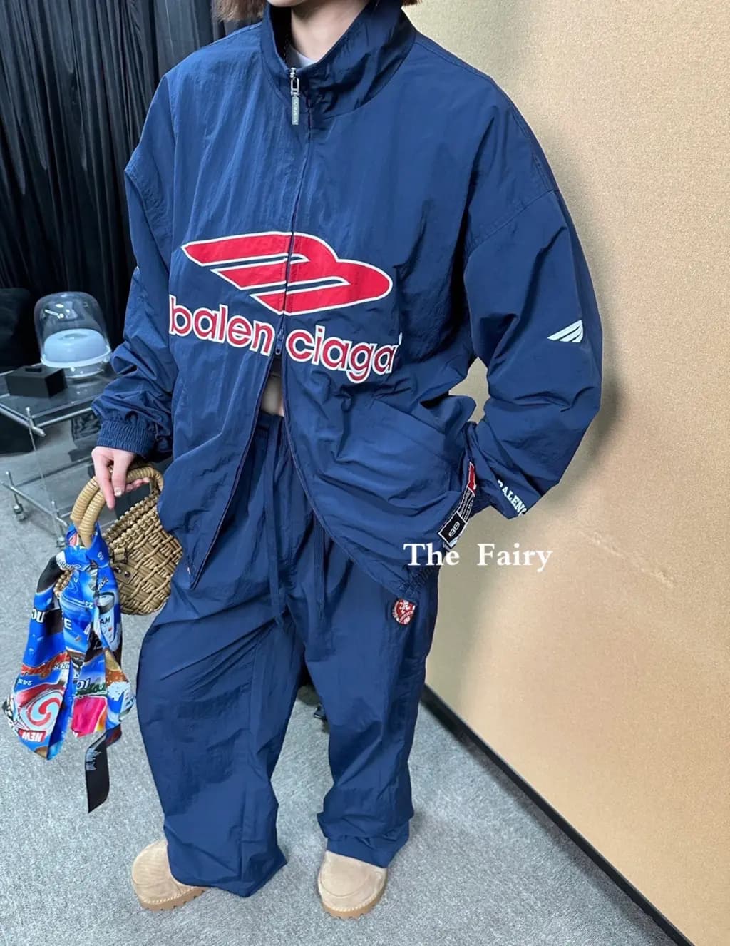 발렌시아가 BALENCIAGA Big Logo Windbreaker Jacket 상세 이미지